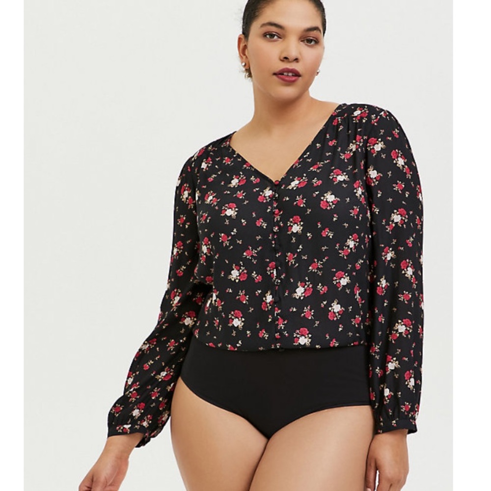 TORRID black floral crepe button bodysuit!
